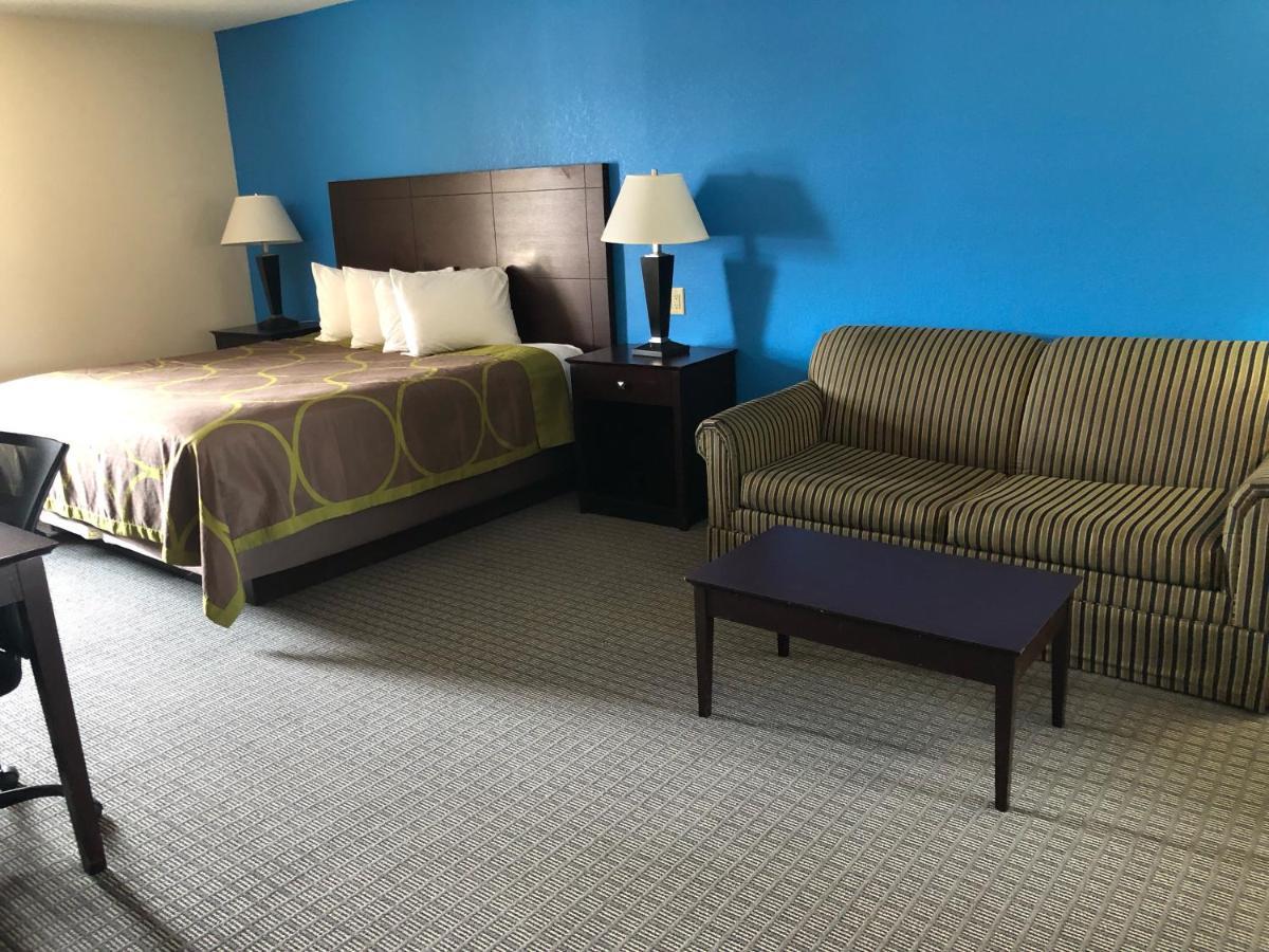 או קלייר Amerivu Inn & Suites מראה חיצוני תמונה